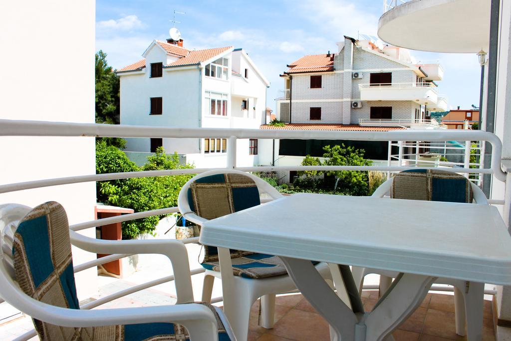 Apartments Niko Trogir Extérieur photo